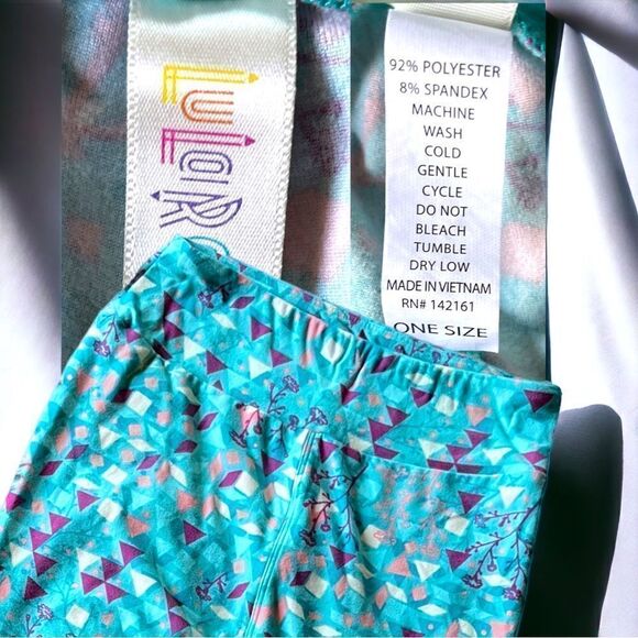LulaRoe Leggings l Turqoise w/ pink accent l OS Small l Soft stretch l EUC - Picture 6 of 6